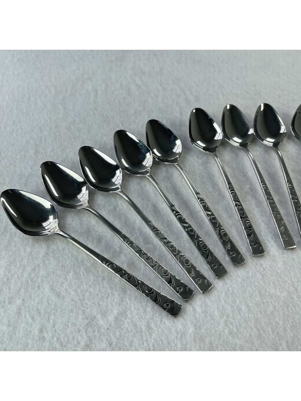 1847 Rogers International NAVAHO spoons set of 9 Teaspoon Stainless Steel